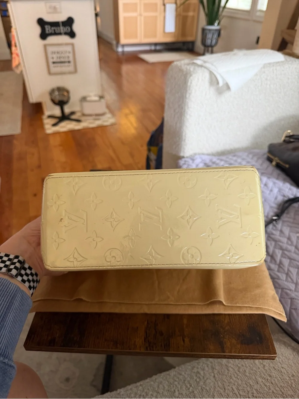 Louis Vuitton Cream Vernis Tote with Vachetta Trim - Picture 3 of 11